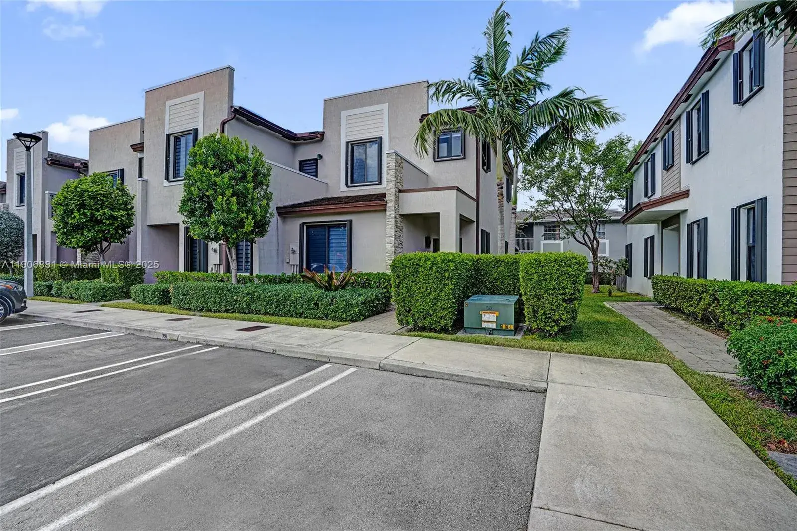 391 NE 208th Ter, Miami FL 33179