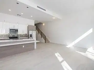 4500 NW 8th Pl, Plantation FL 33317 photo 2