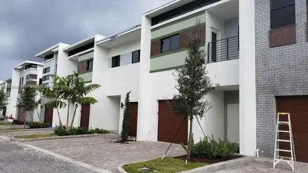4500 NW 8th Pl, Plantation FL 33317 photo 4