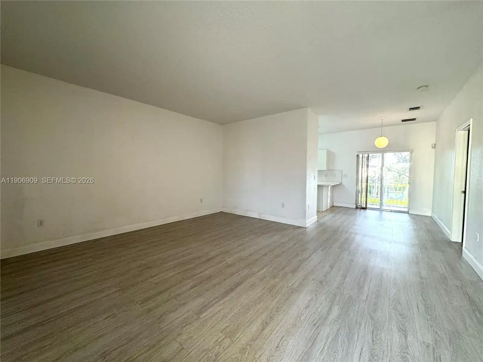 2590 NE 3rd Dr # 203, Homestead FL 33033 photo 4