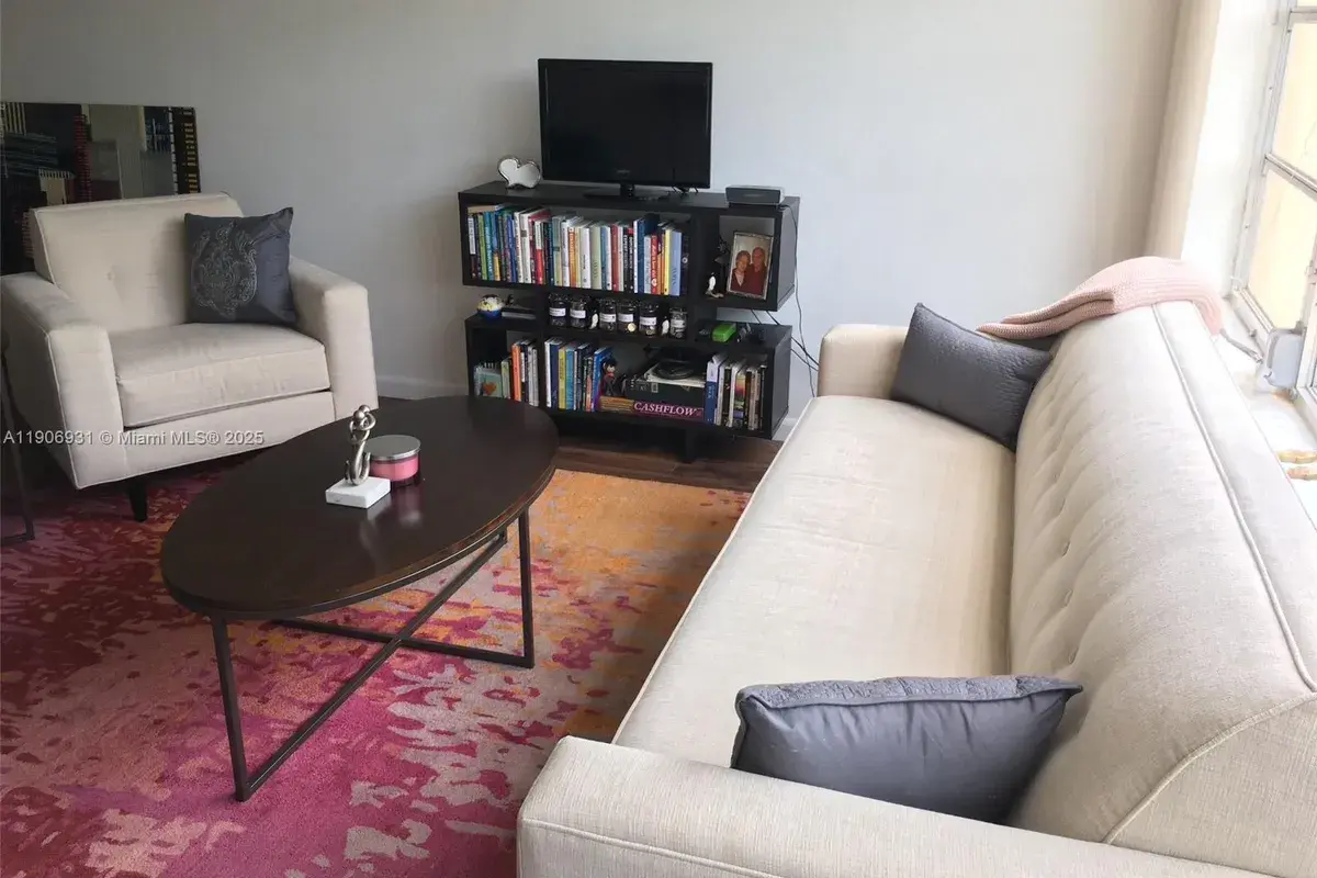 1250 Atlantic Shores Blvd # 114, Hallandale Beach FL 33009