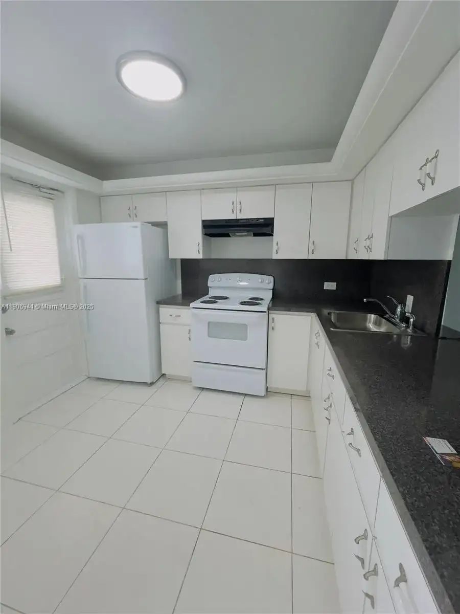 443 NE 195th St # 338, Miami FL 33179 photo 3