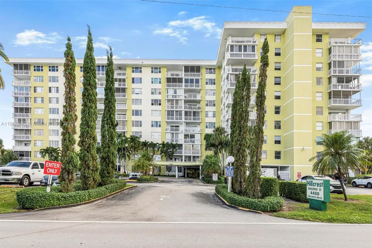 4400 Hillcrest Dr # 912B, Hollywood FL 33021