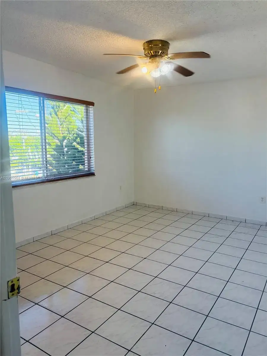 295 NW 72nd Ave # 401, Miami FL 33126 photo 4