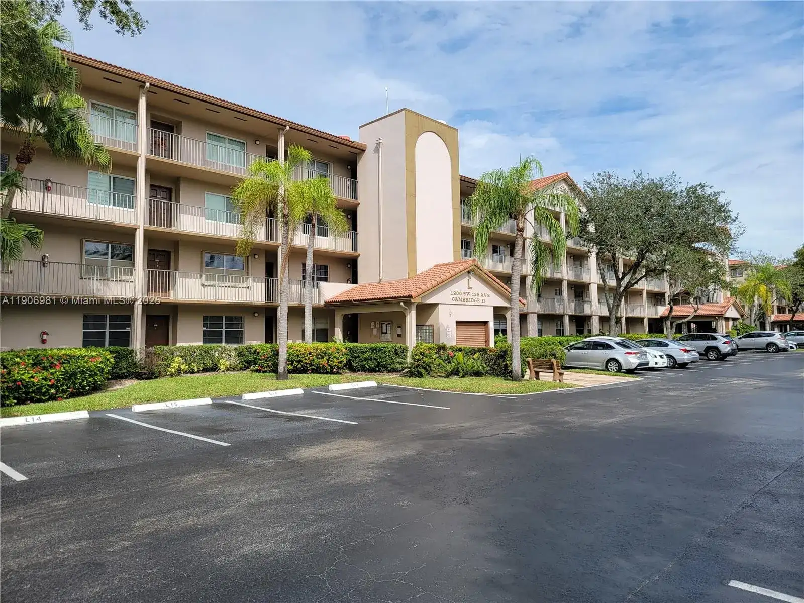 1200 SW 125th Ave # 211L, Pembroke Pines FL 33027 photo 2