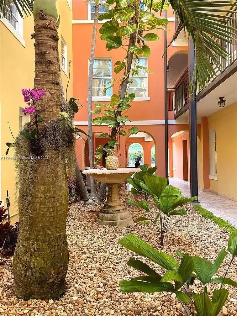 4812 Pine Tree Dr # 308, Miami Beach FL 33140 photo 4