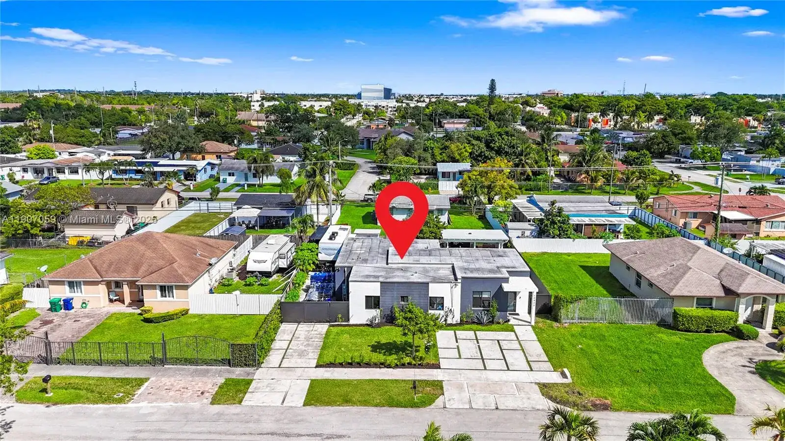10925 SW 218th Ter, Miami FL 33170 photo 4