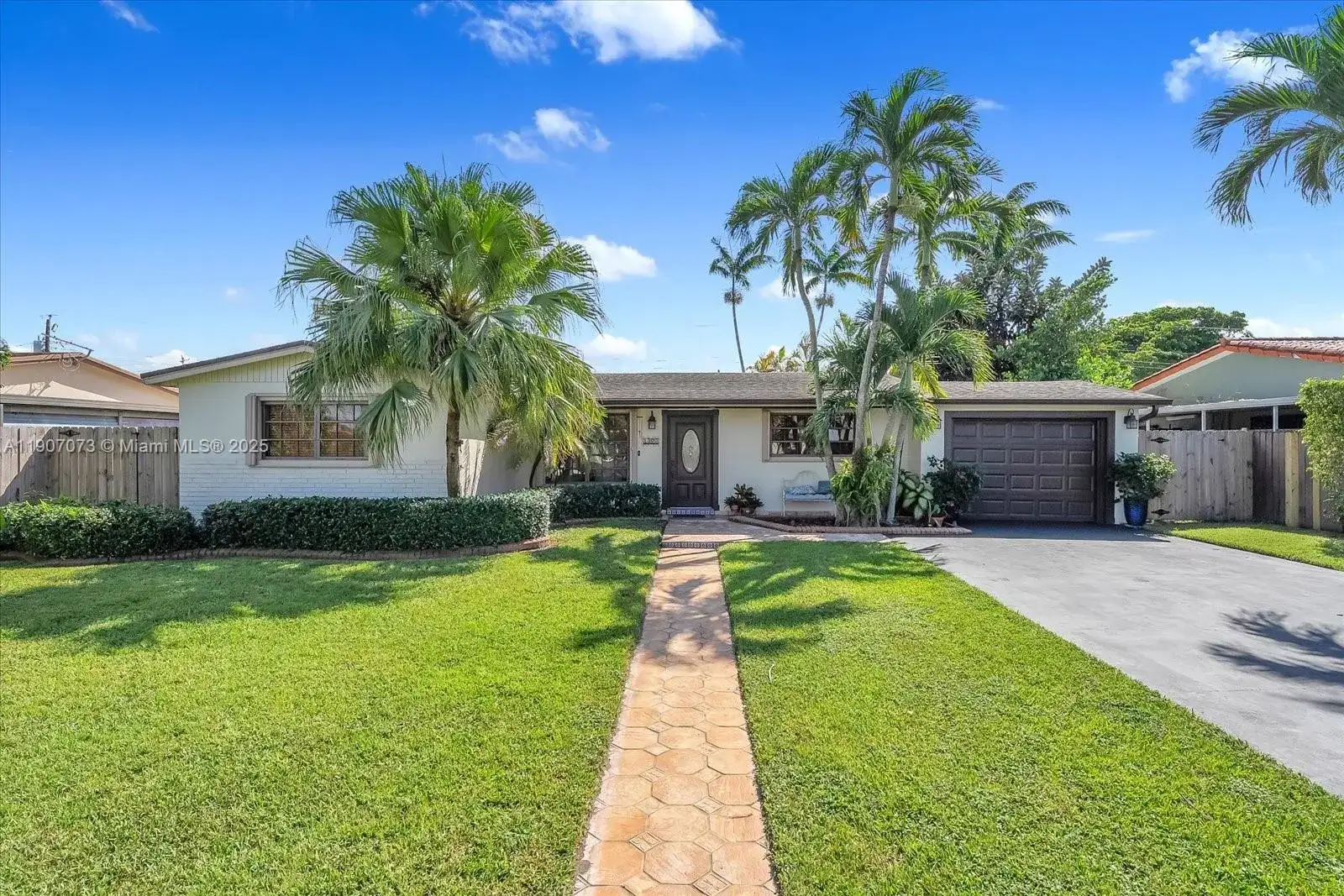 1300 W 77th St, Hialeah FL 33014 photo 2