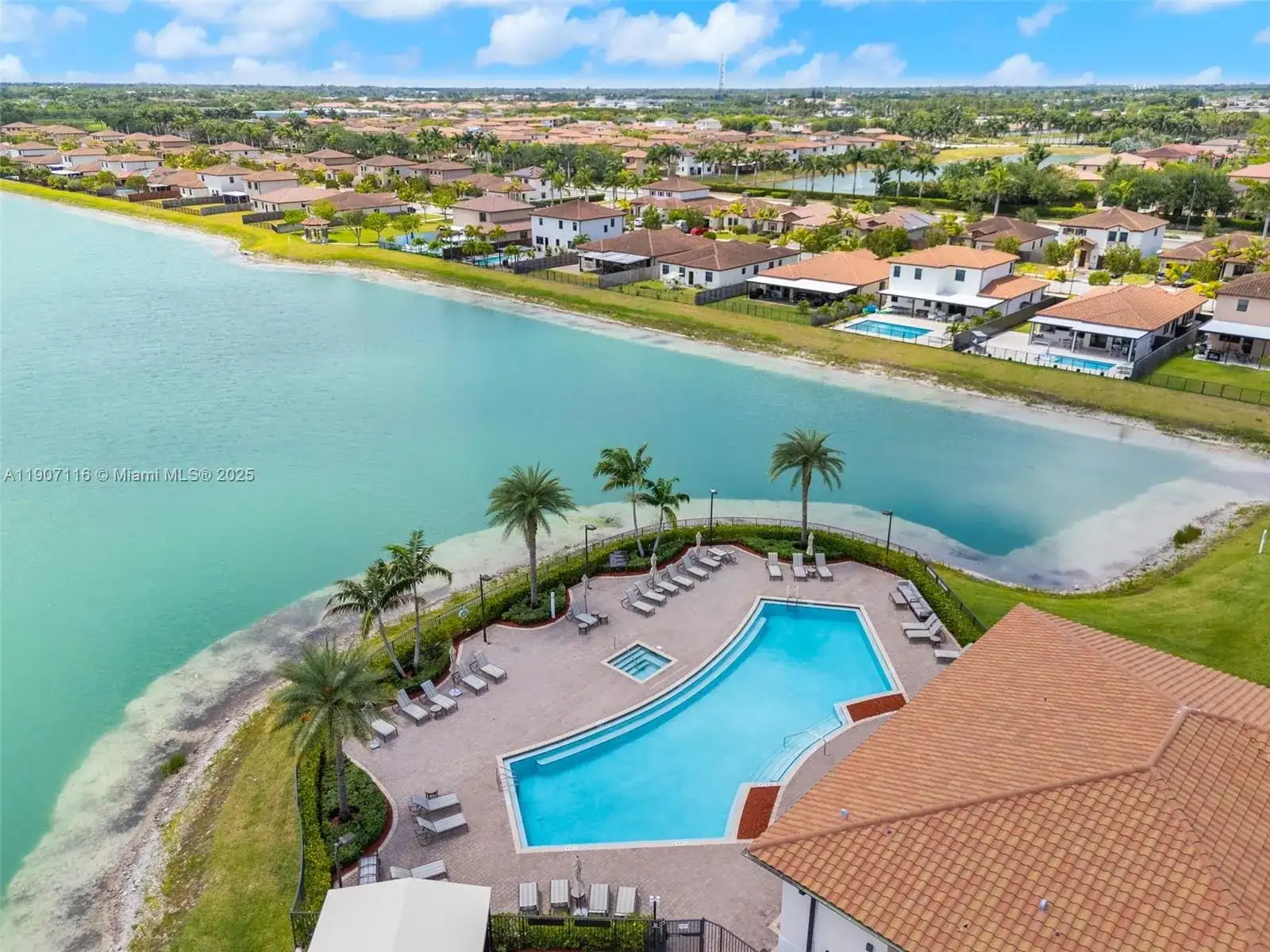 2553 SE 3rd St, Homestead FL 33033 photo 2