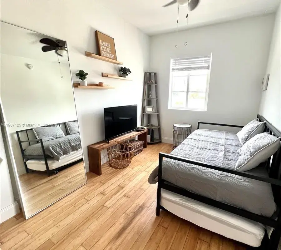 8415 Harding Ave # 14, Miami Beach FL 33141