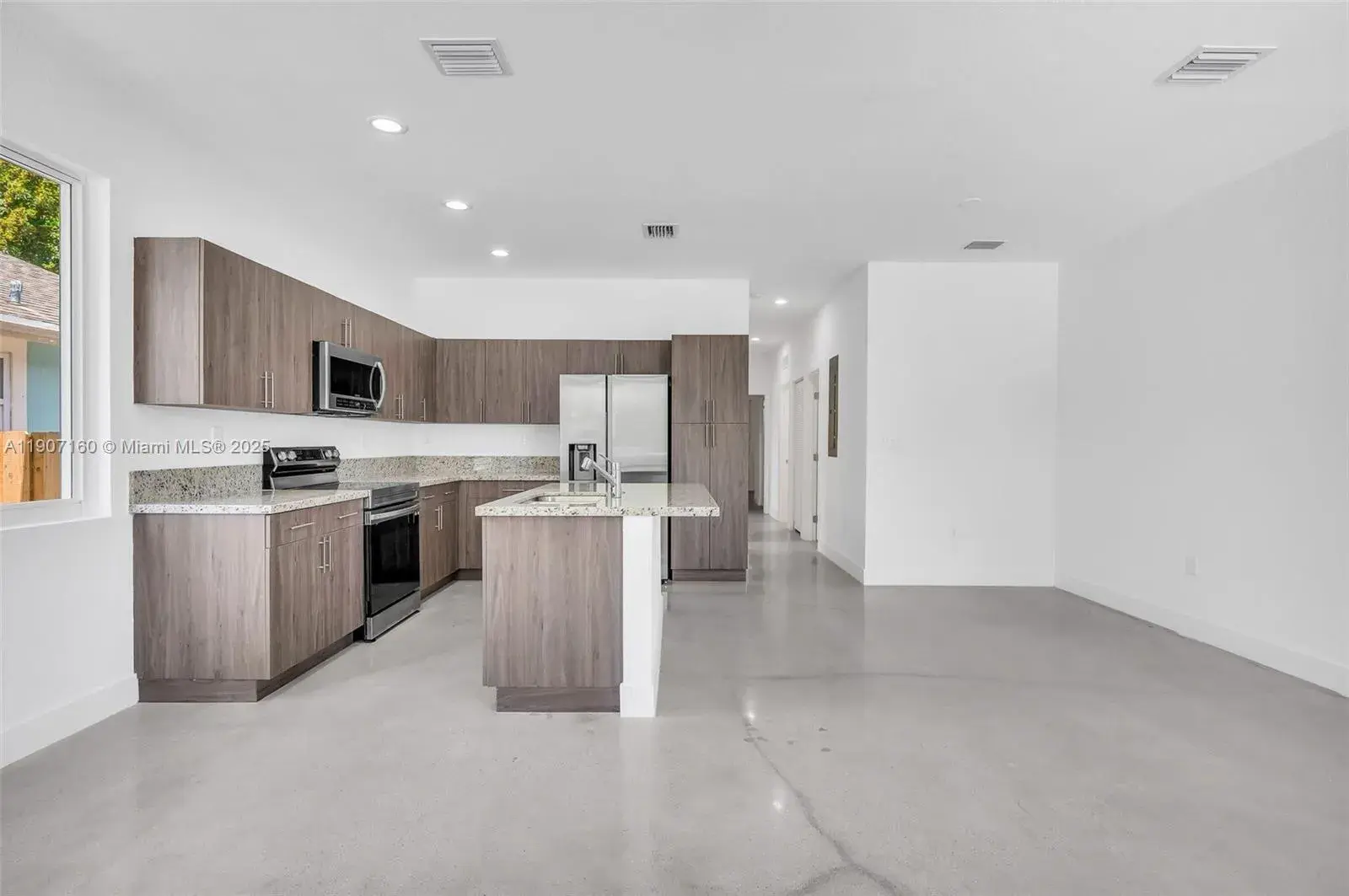 638 NW 15th Ave # 0, Fort Lauderdale FL 33311