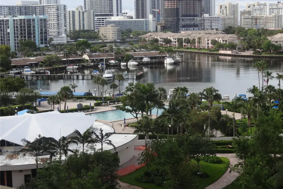 600 Three Islands Blvd # 817, Hallandale Beach FL 33009