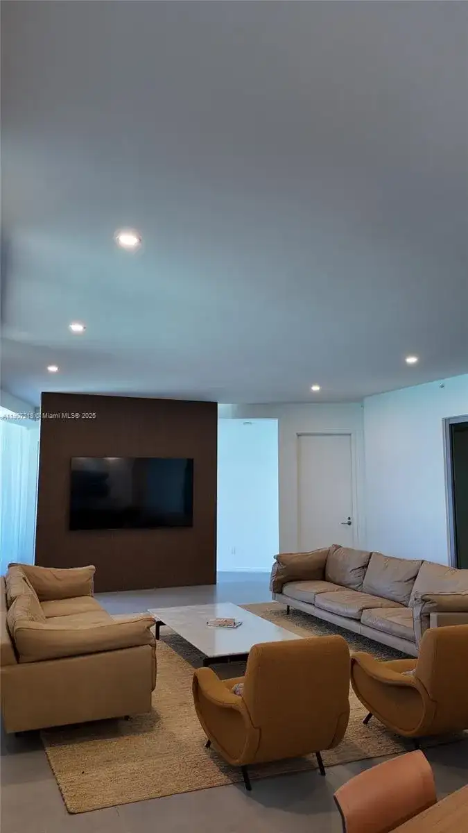 18555 Collins Ave # 905, Sunny Isles Beach FL 33160 photo 3