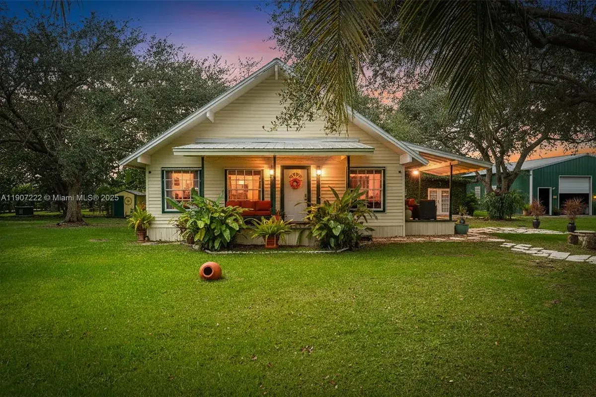 18895 SW 212th St, Miami FL 33187