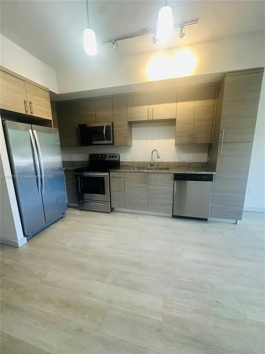 817 SE 2nd Ave # 101, Fort Lauderdale FL 33316