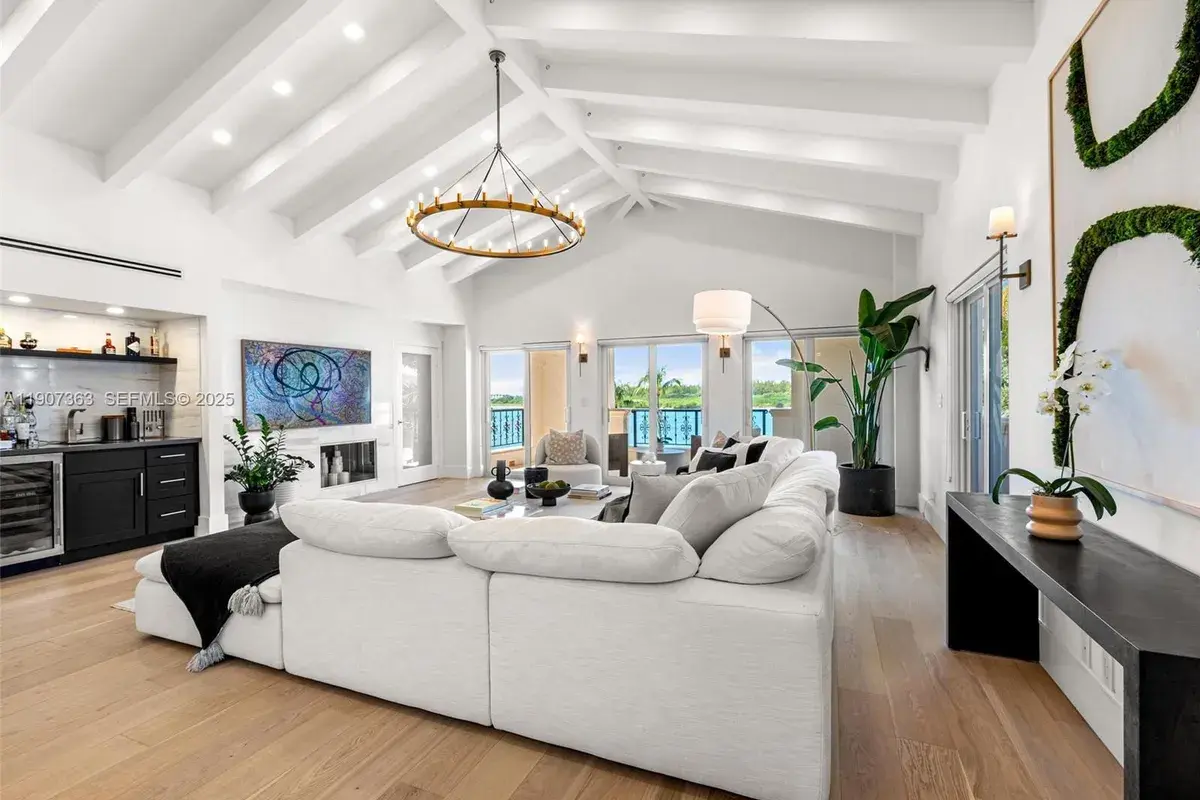 2236 Fisher Island Dr # 3306, Miami Beach FL 33109