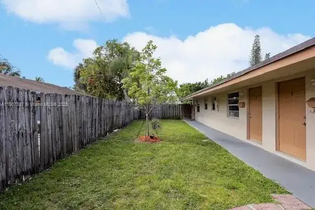 231 SW 8th Ct, Pompano Beach FL 33060 photo 2