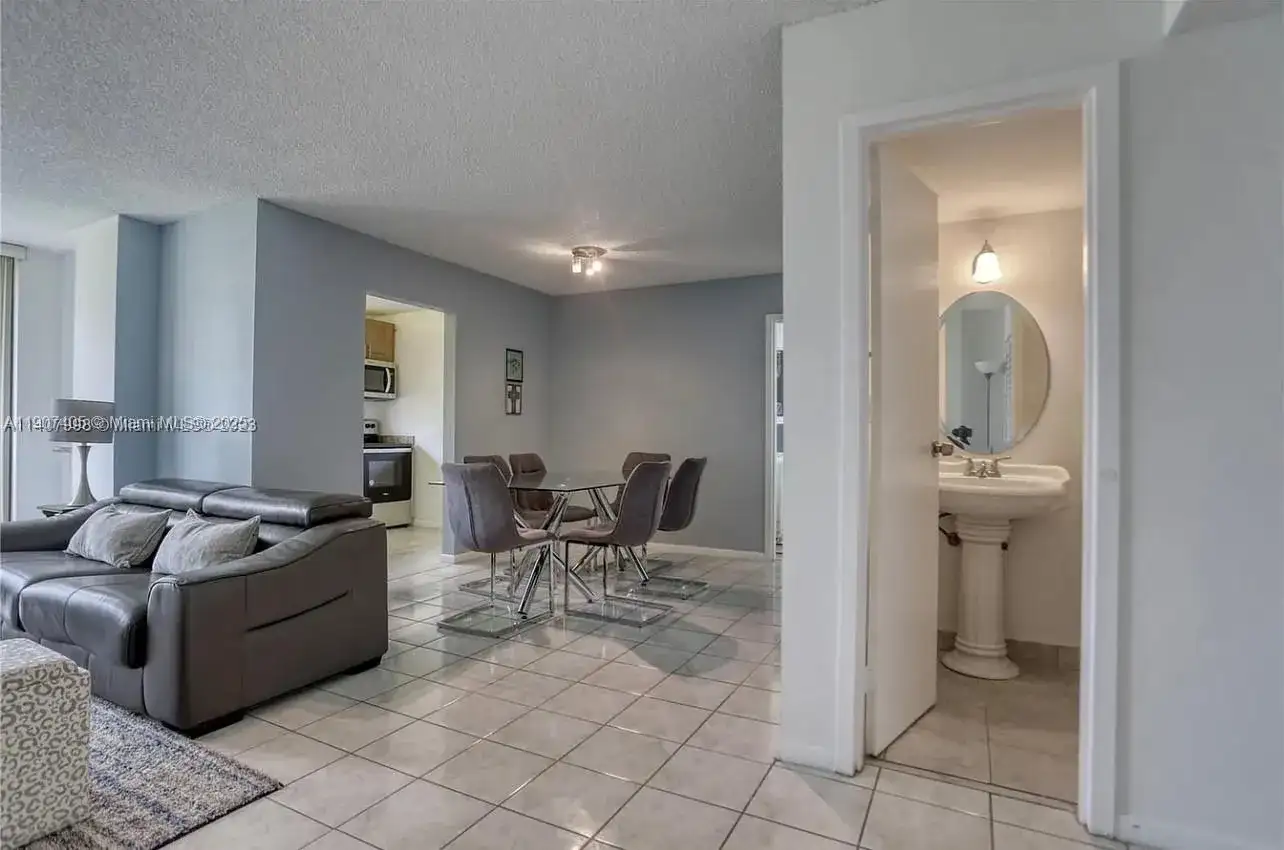 16909 N Bay Rd # 512, Sunny Isles Beach FL 33160 photo 4