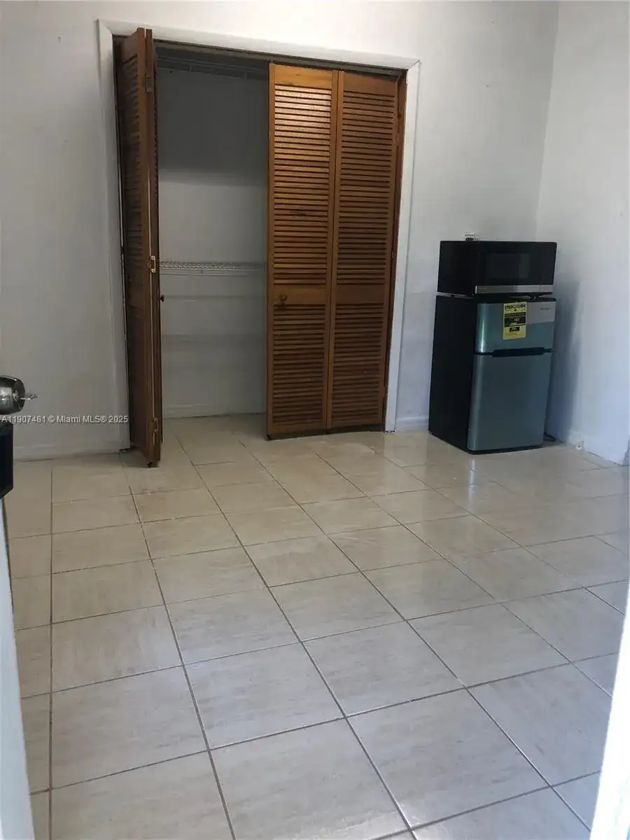 1374 NE 176 st # 3, North Miami Beach FL 33162 photo 3