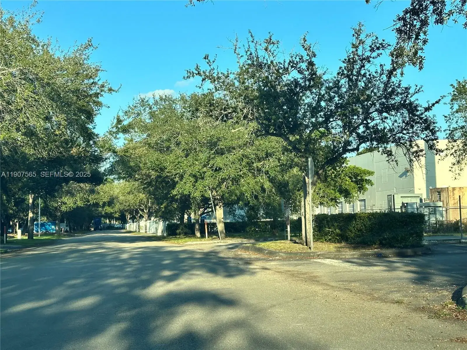 14180 NW 77th Ct, Miami Lakes FL 33016 photo 4