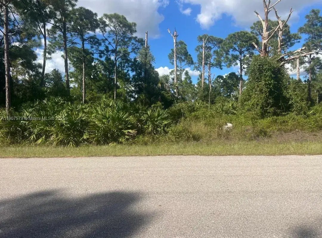 521 ROOSEVELT AVE, Lehigh Acres FL 33936