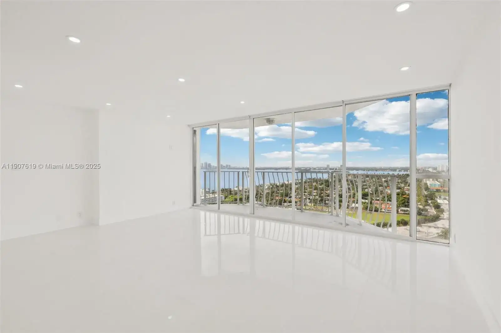 7601 E Treasure Dr # 2305, North Bay Village FL 33141 photo 3