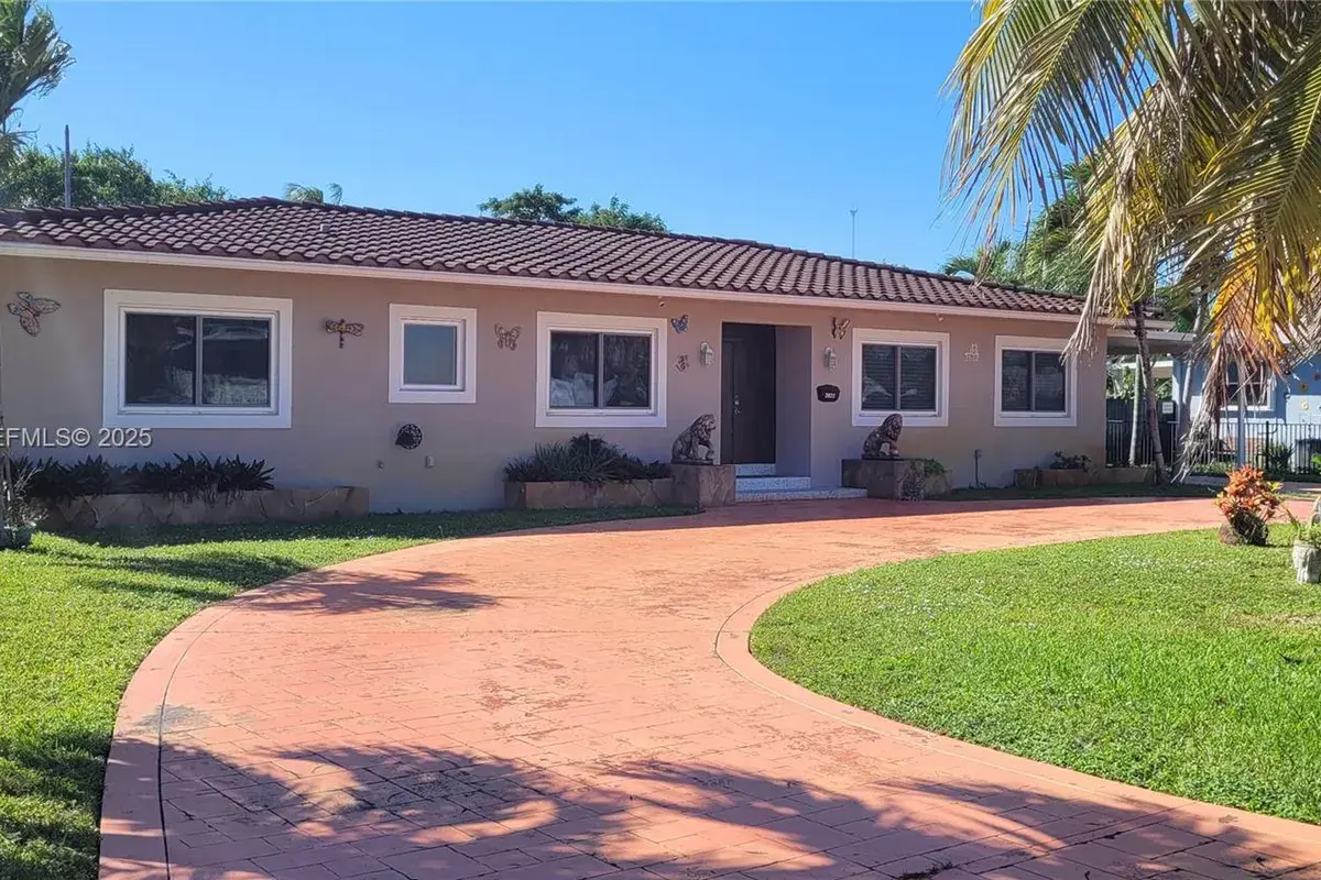 2622 Jackson St, Hollywood FL 33020