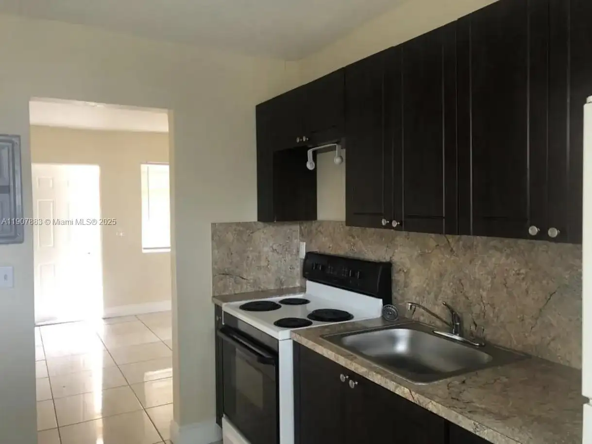 1940 Washington Ave # 15, Opa-Locka FL 33054 photo 3
