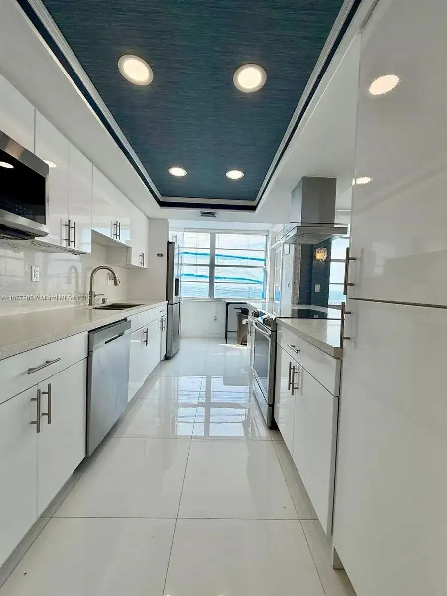 18051 Biscayne Blvd # 1604, Aventura FL 33160 photo 2