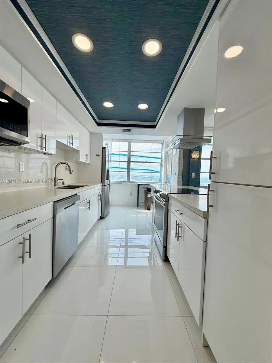 18051 Biscayne Blvd # 1604, Aventura FL 33160