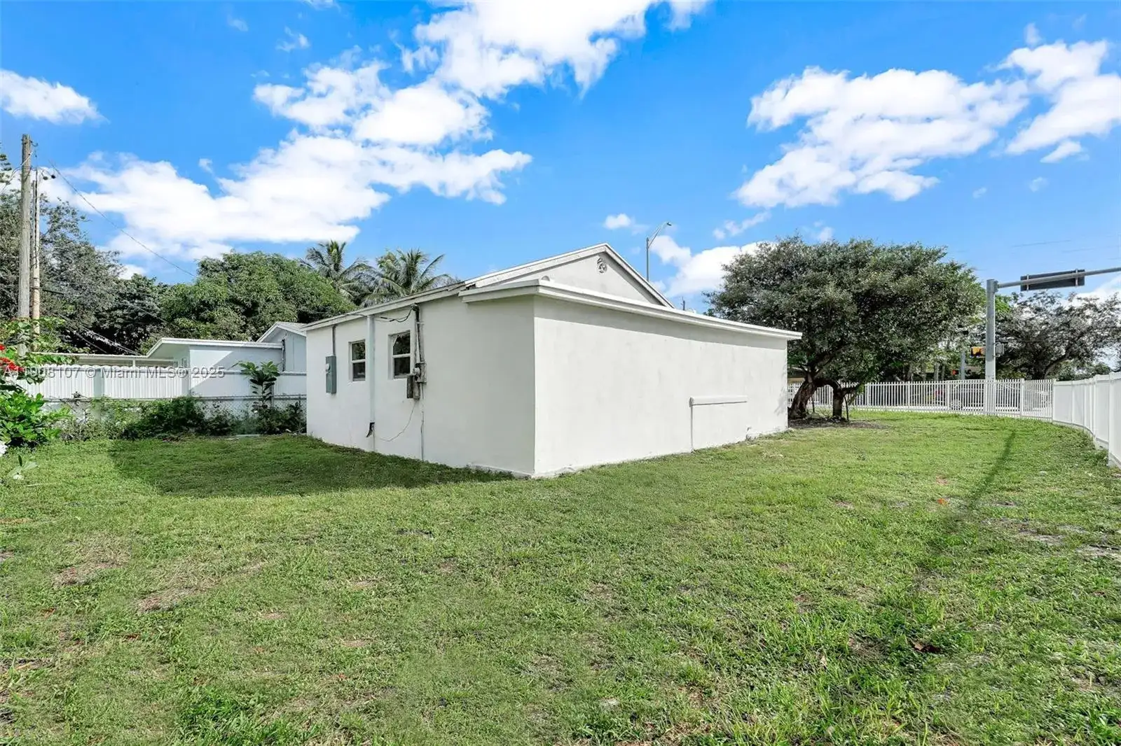 11406 NW 17th Ave, Miami FL 33167 photo 5