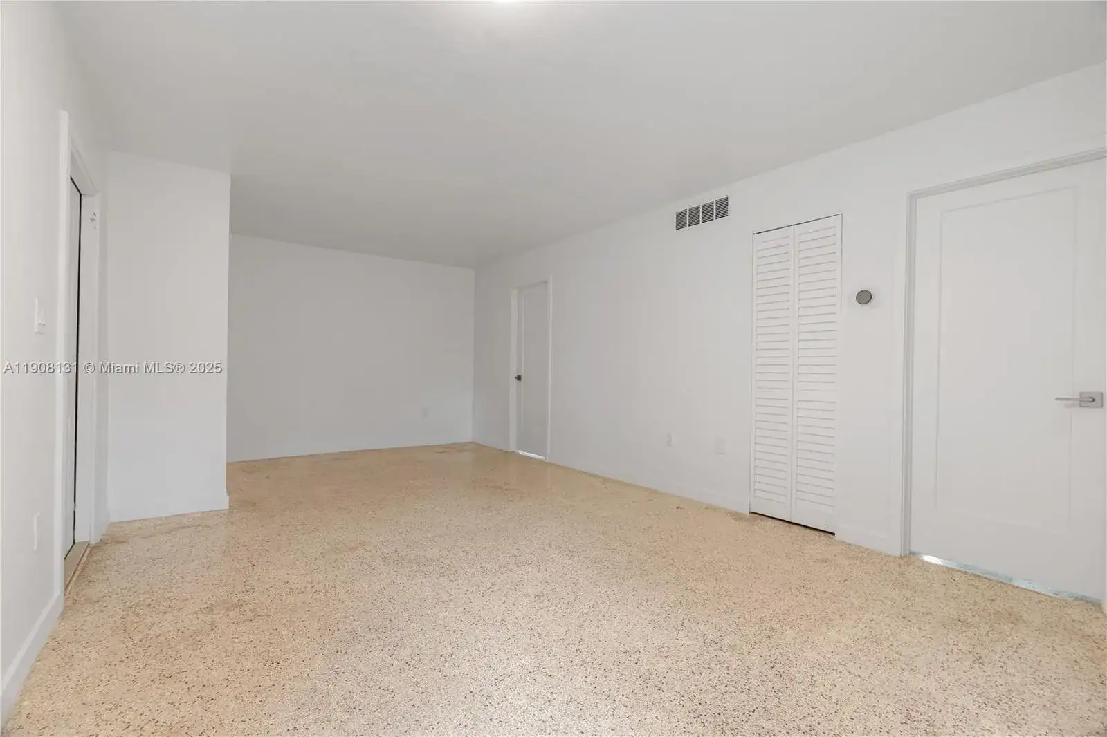 421 SW 9th St # 3, Miami FL 33130 photo 5