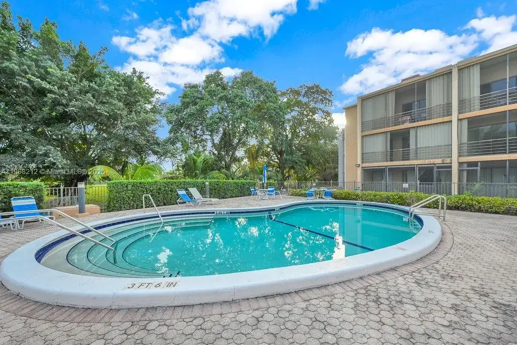 4020 N Hills Dr # 2, Hollywood FL 33021 photo 2