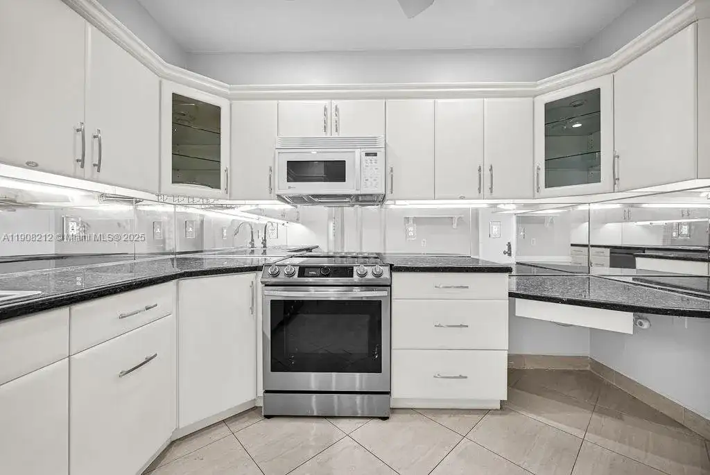 4020 N Hills Dr # 2, Hollywood FL 33021 photo 3