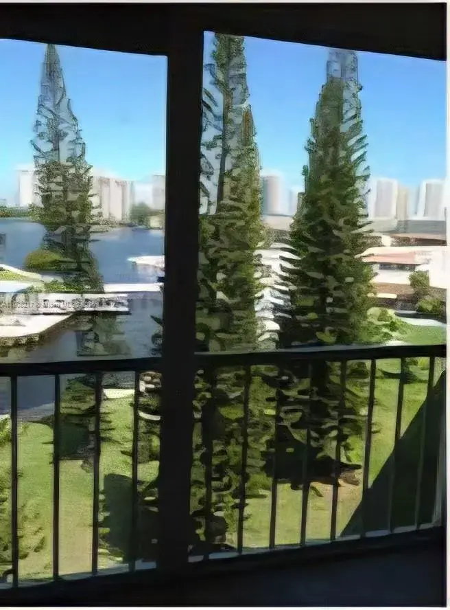 2905 Point East Dr # L312, Aventura FL 33160