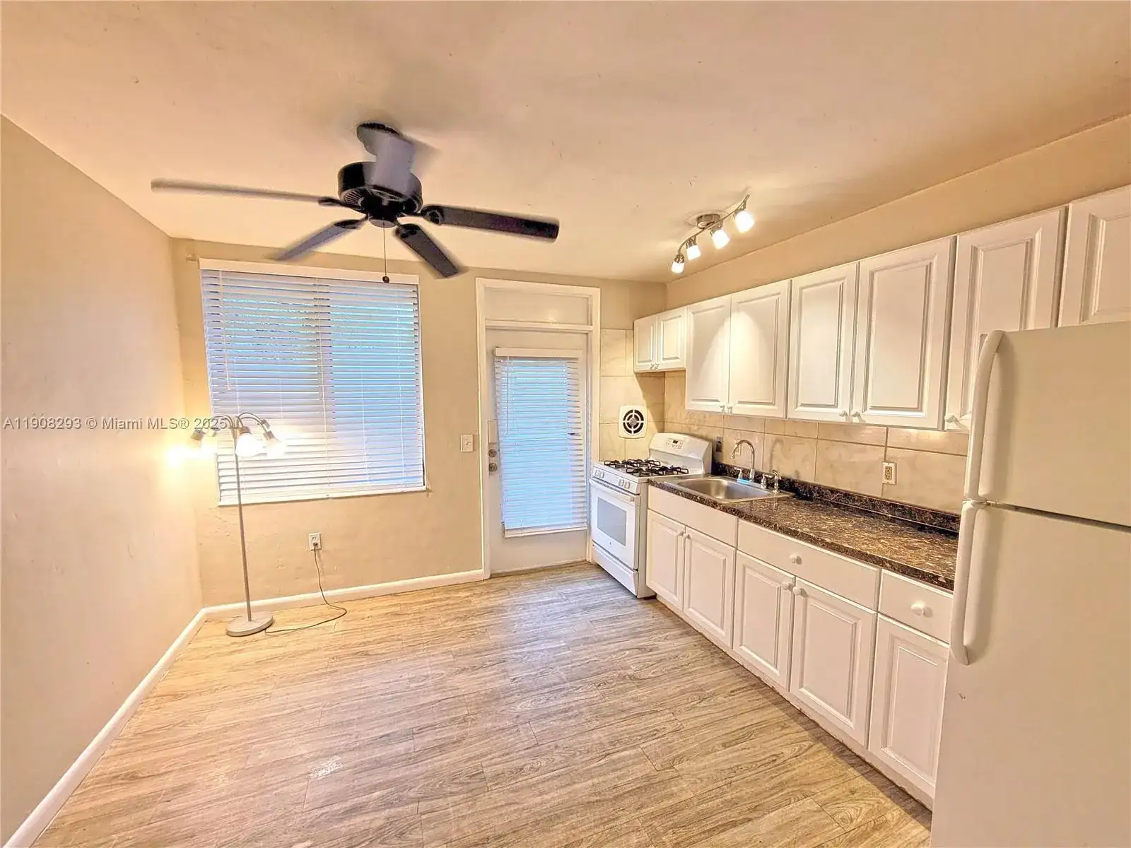 441 Collins Ave # 12A, Miami Beach FL 33139 photo 2