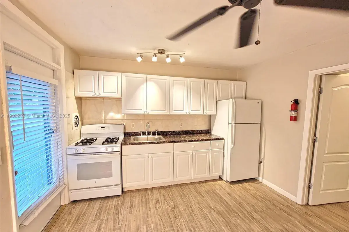 441 Collins Ave # 12A, Miami Beach FL 33139