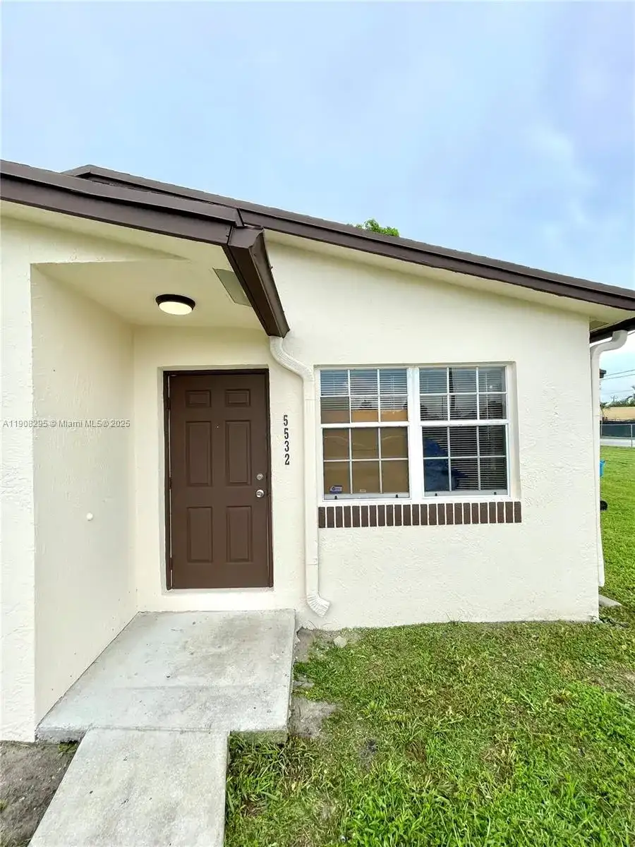 5532 SW 22nd St # 5532, West Park FL 33023 photo 2