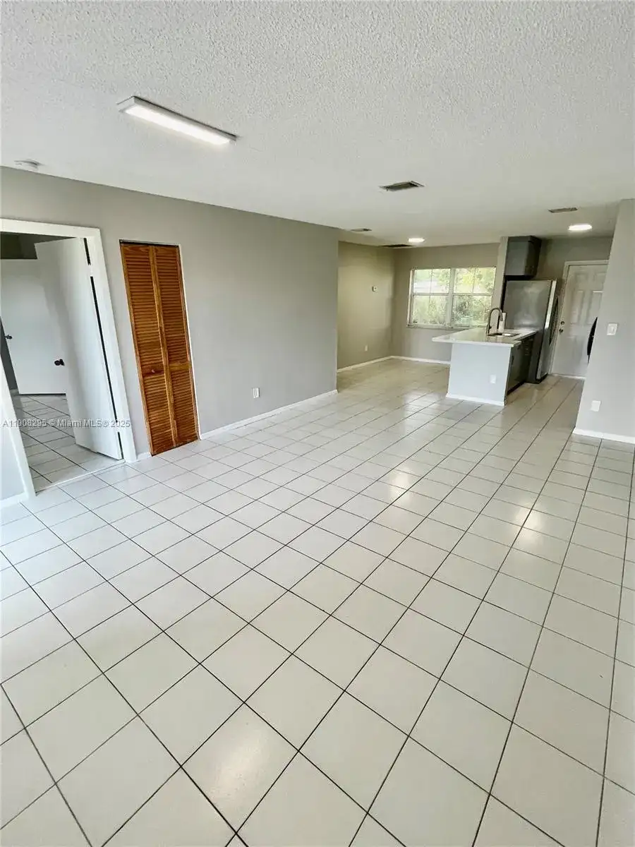 5532 SW 22nd St # 5532, West Park FL 33023 photo 4