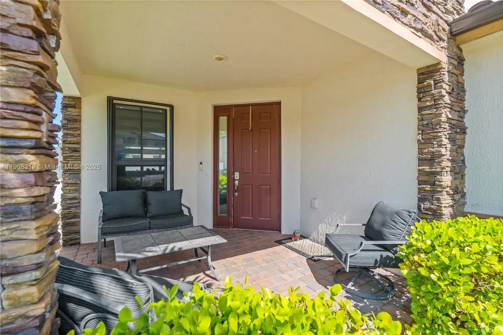 3573 W 93rd Pl, Hialeah FL 33018 photo 2