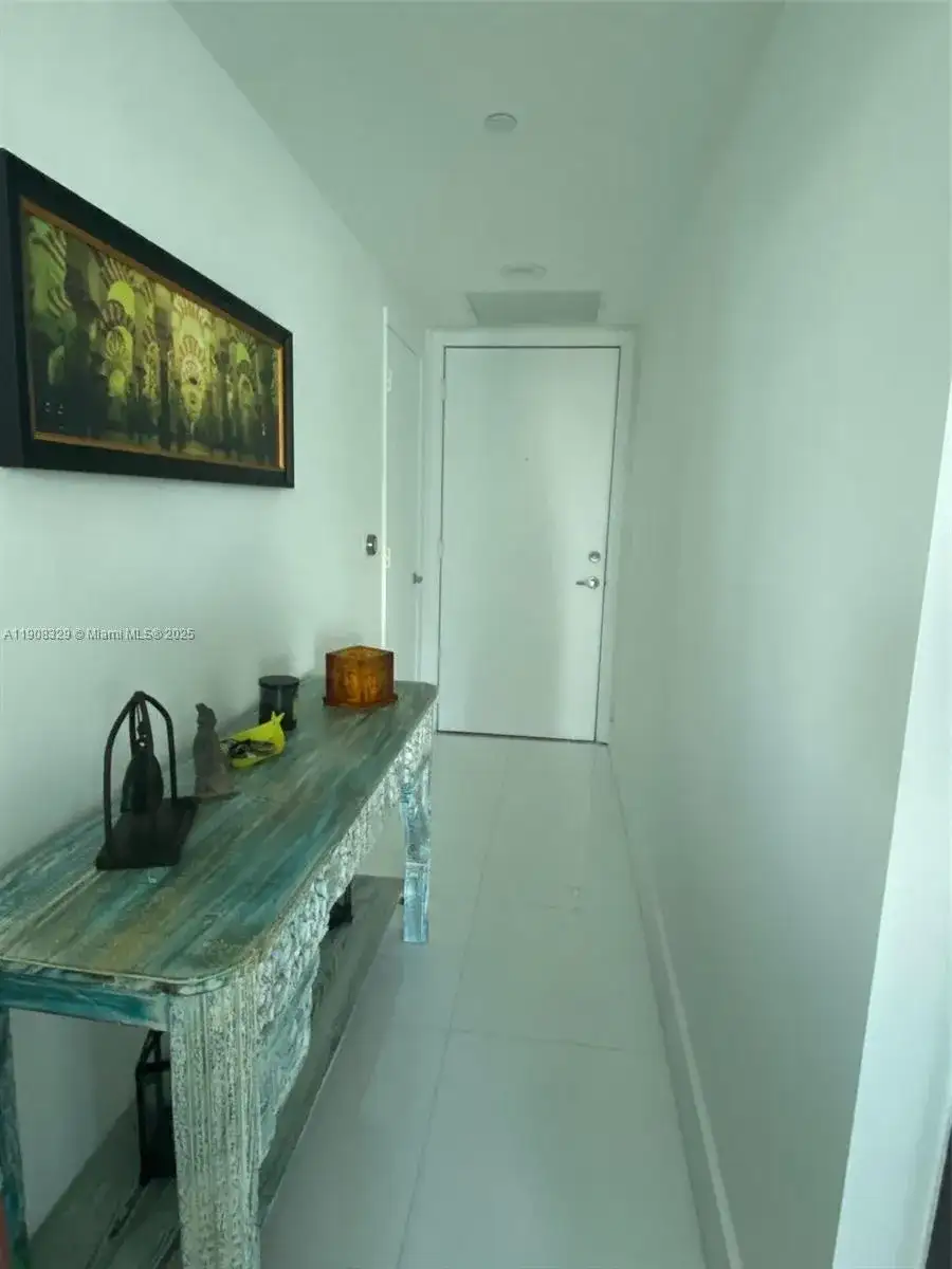 950 Brickell Bay Dr # 2707, Miami FL 33131 photo 3