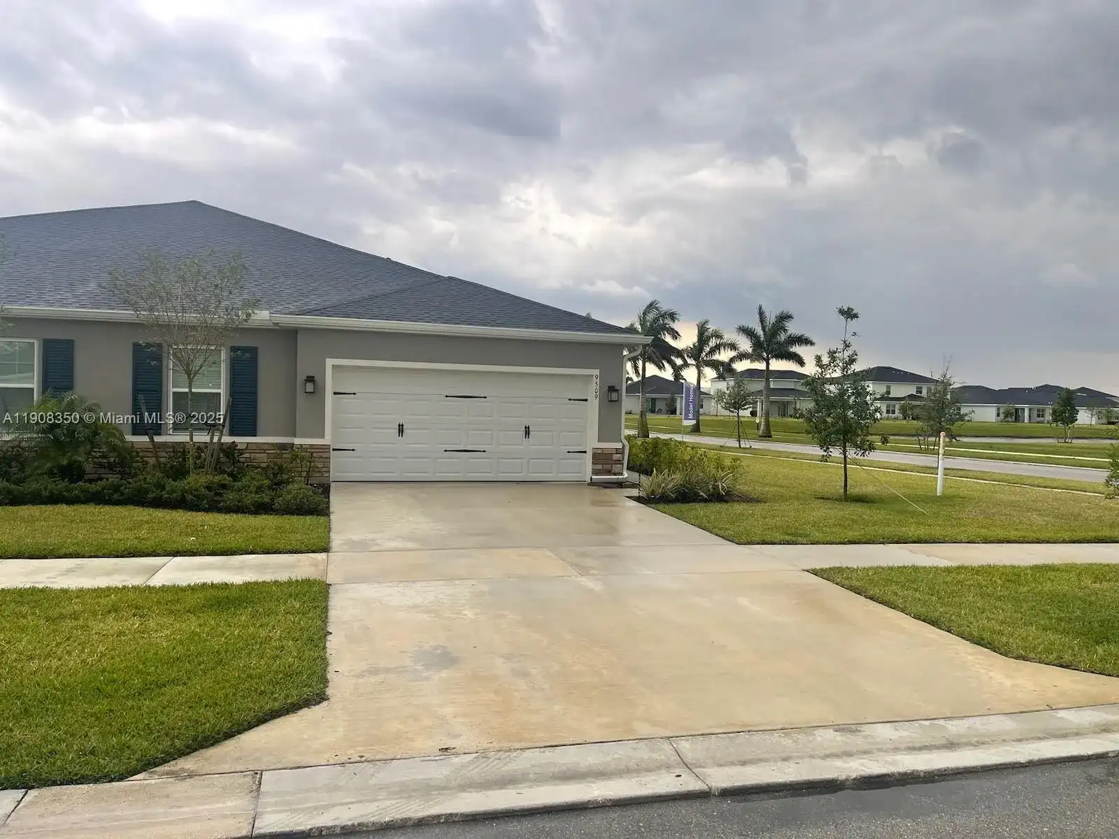 9509 SW Libertas Way, Port St. Lucie FL 34987