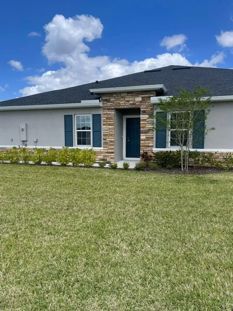 9509 SW Libertas Way, Port St. Lucie FL 34987 photo 2