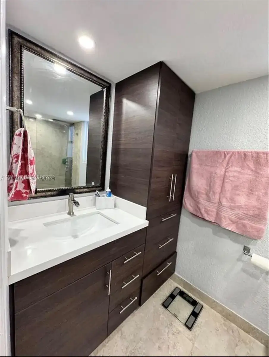 12663 NW 8th Way, Miami FL 33182 photo 3