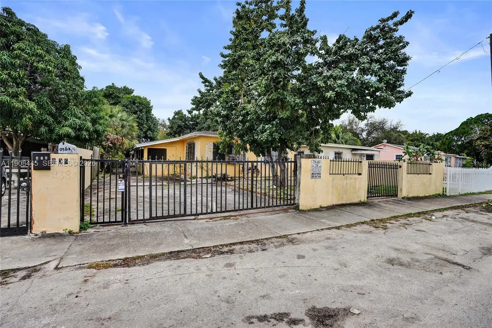 836 NW 101st St, Miami FL 33150 photo 3