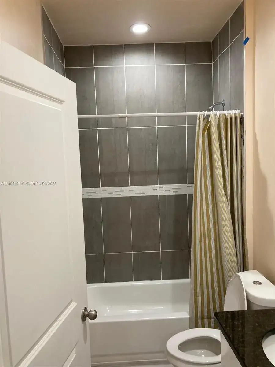 2013 Odessa Cir # 1, La Belle FL 33935 photo 5