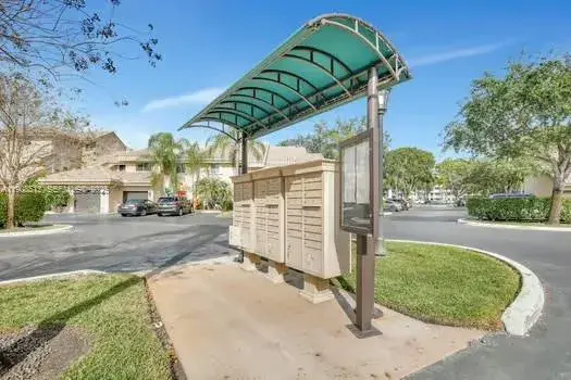 16312 Malibu Dr # 6, Weston FL 33326