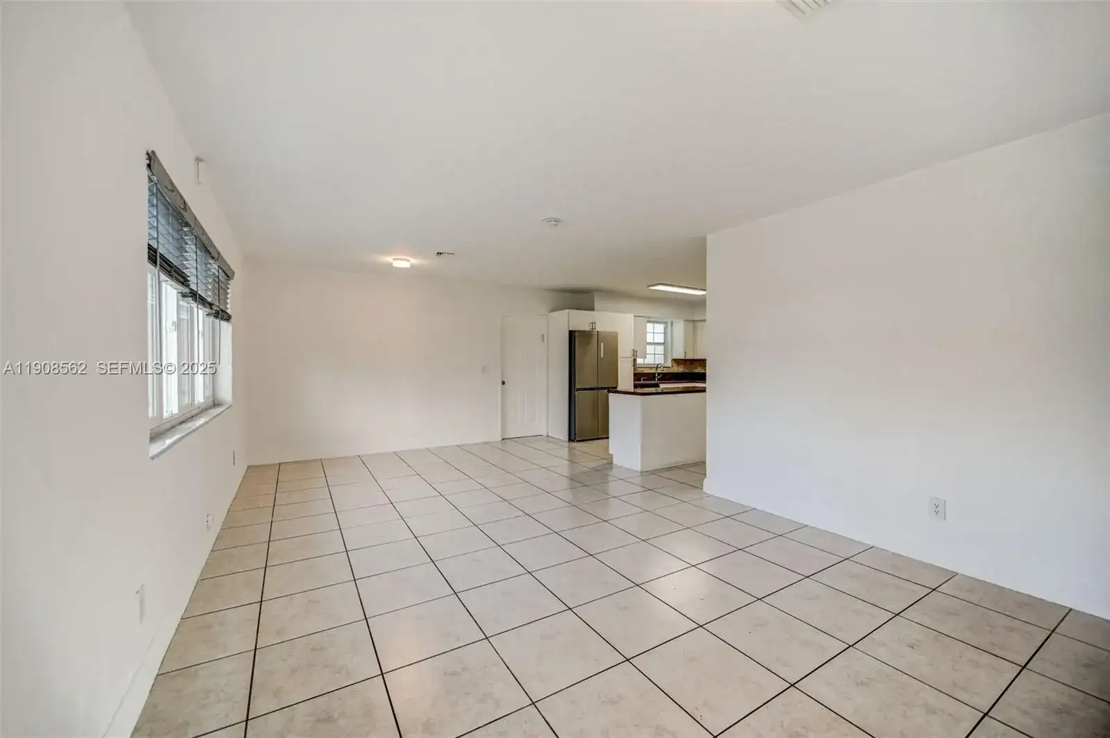 20941 NE 25th Ct, Miami FL 33180 photo 5