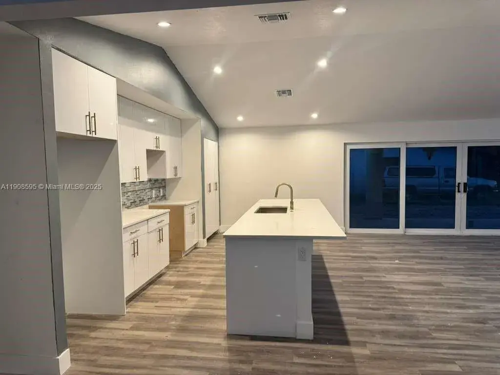 482 NW Marion Ave, Port St. Lucie FL 34983