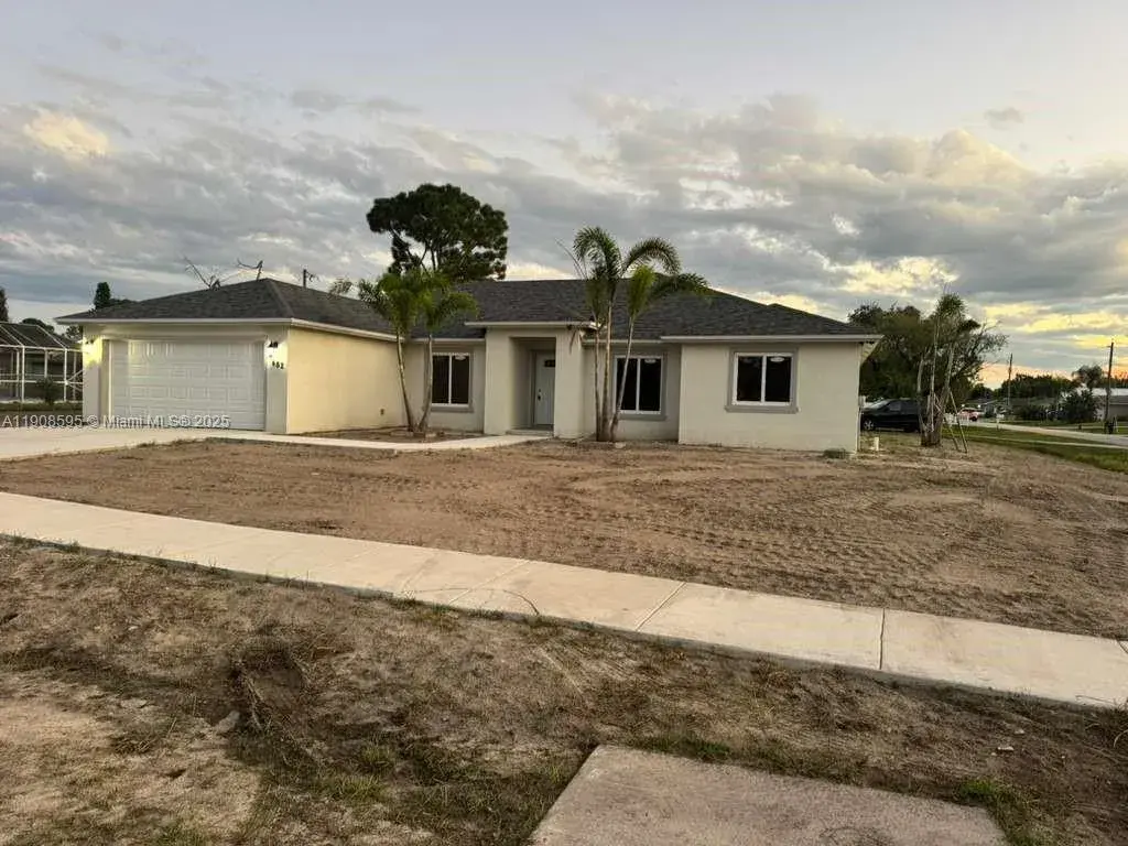 482 NW Marion Ave, Port St. Lucie FL 34983